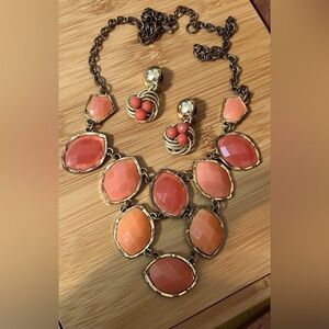 Vintage Costume Jewelry Set!  Necklace and Clip on Earrings!